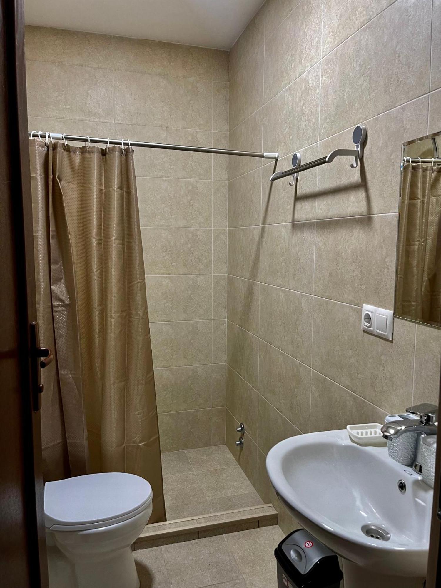 Myfamily Hotel Tbilisi Cameră foto